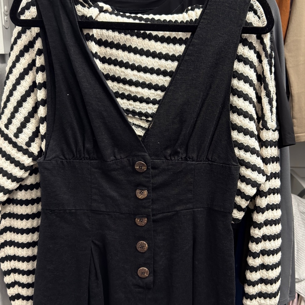 Forever 21 Black and White Striped Sweater